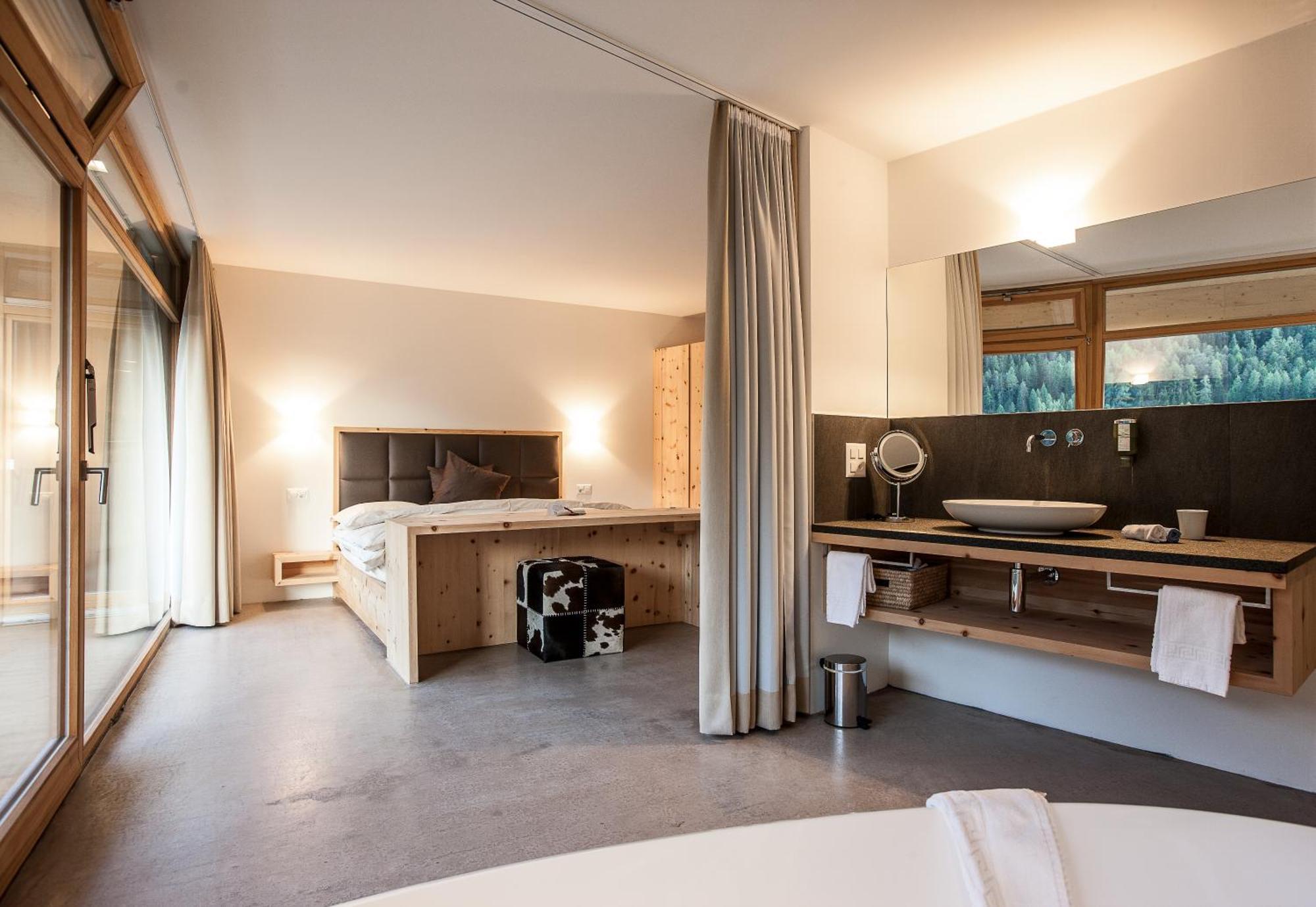 Hotel Arnica Scuol - Adults Only Quarto foto